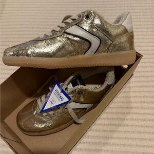 Verbenas Sora Metallic Gold and White Sneakers 7.5 (38)